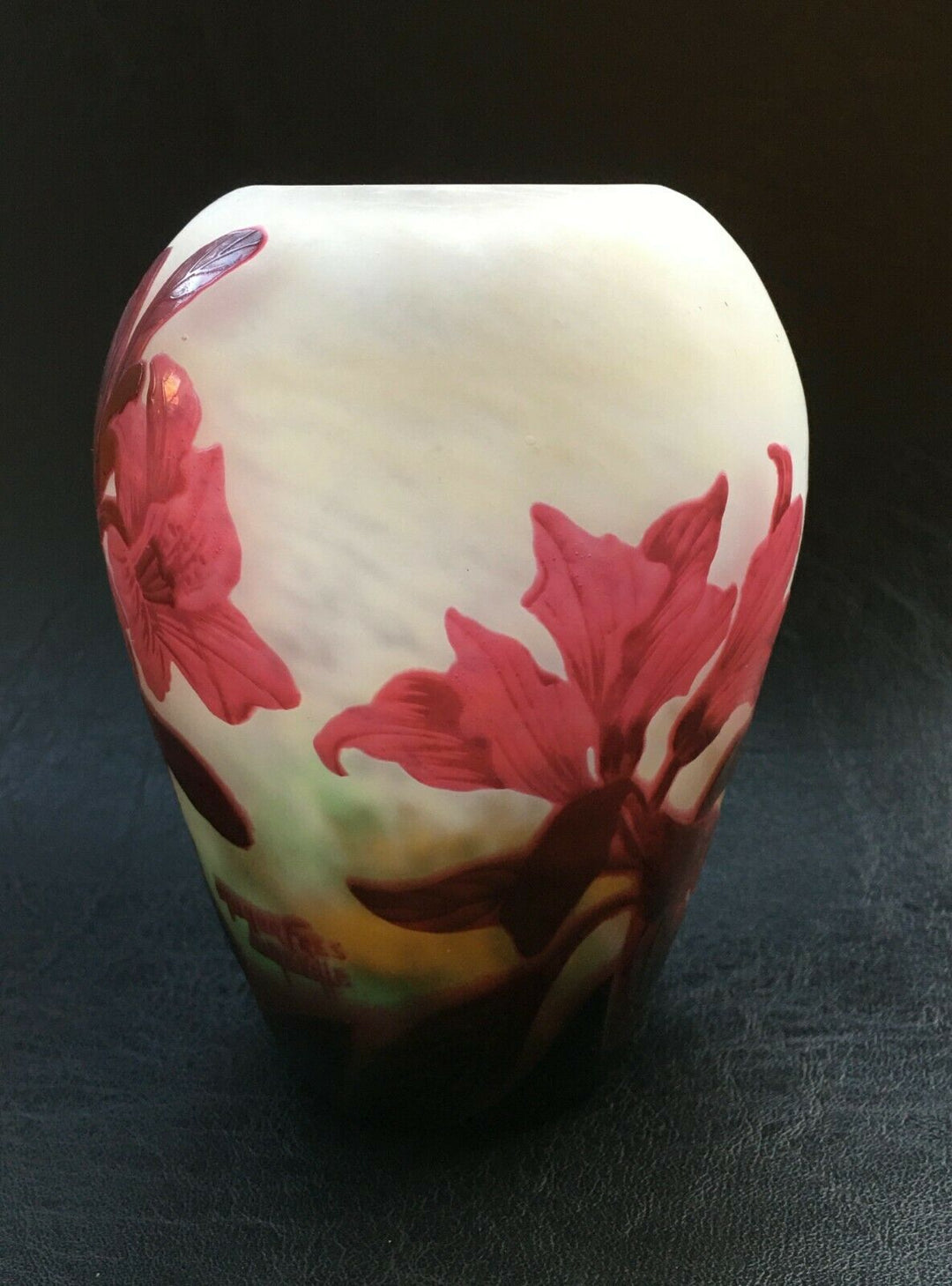 ミューラー兄弟　ハイビスカスの花瓶　1900年