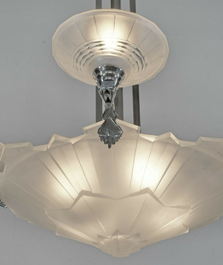 HANOTS : A 1935 ART DECO CHANDELIER .......... French lamp degué era France 1930