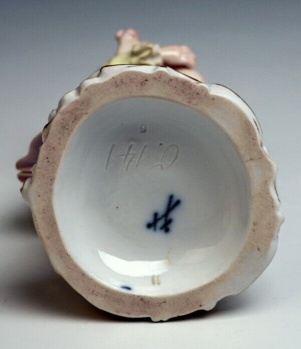 マイセン人形(MEISSEN)「抱擁する男女」