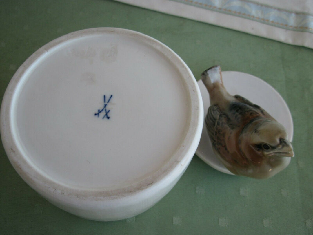 Schöne Meissen Dose mit Spatz, Ivar Tillberg 1914