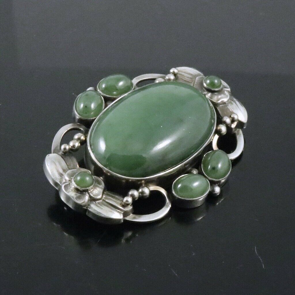 ジョージジェンセン　スターリングシルバー　ネフライトのブローチ　#78B
