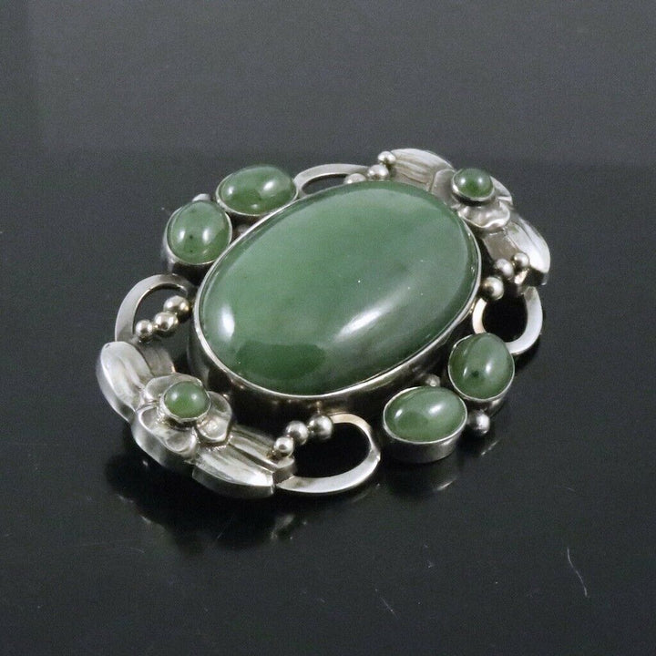 ジョージジェンセン　スターリングシルバー　ネフライトのブローチ　#78B