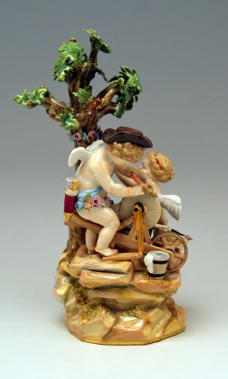 MEISSEN マイセン FIGUR GRUPPE AMORETTEN PUTTEN LIEBESPFEIL CHERUBS MNR: E26 UM 1880