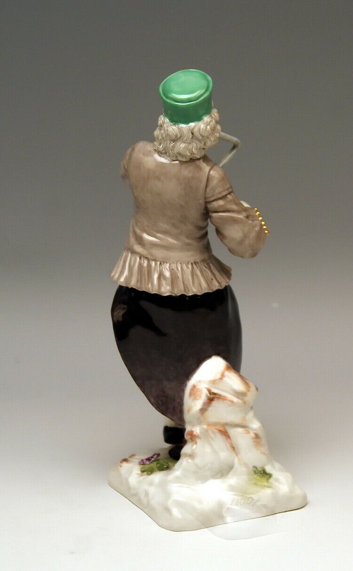 マイセン人形(MEISSEN)　「トライアングルを持つ鉱山労働者」