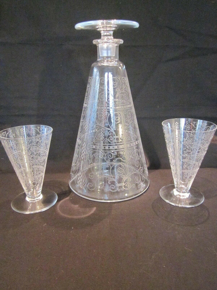 Baccarat Karaffe mit 2 Gläser das Set ist signiert