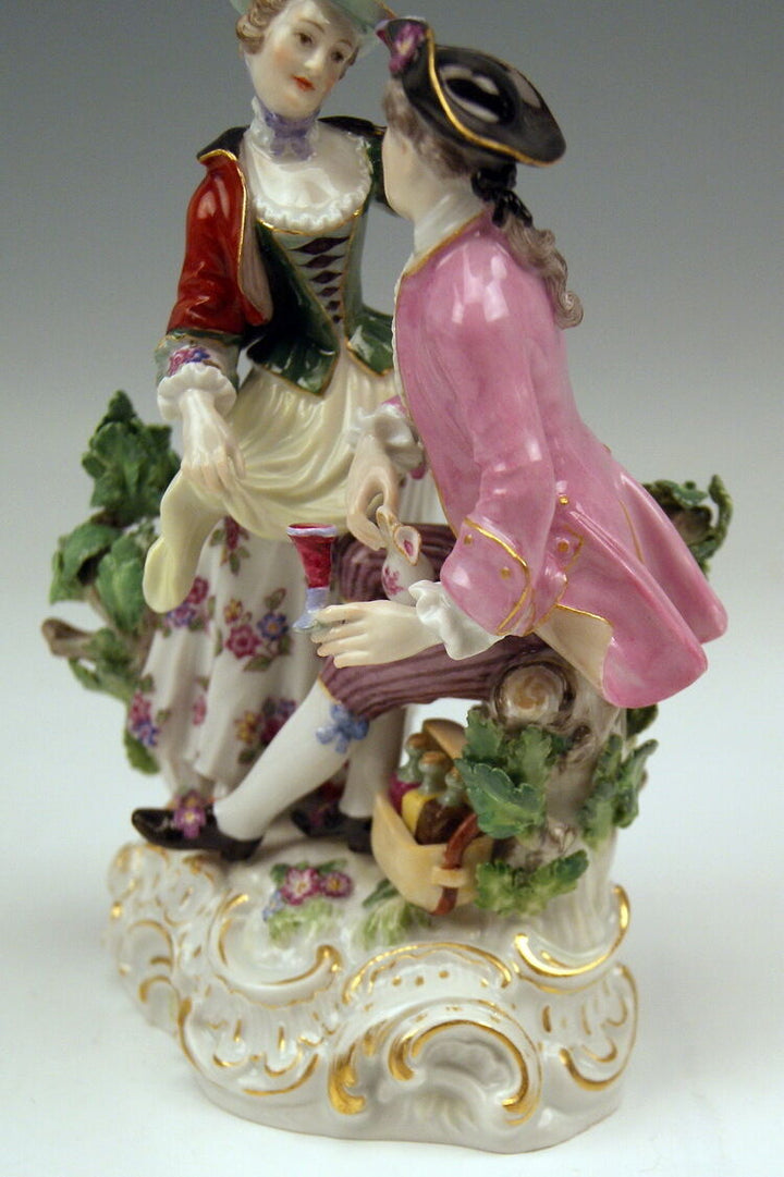 MEISSEN FIGUR GRUPPE LIEBESPAAR DER GESCHMACK COUPLE BEING BUSY MNR:2980 UM 1870