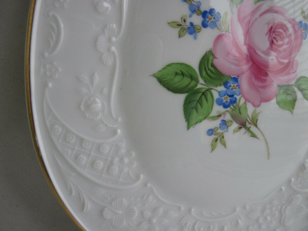 Schöne große Meissen Bildplatte mit Rote Rose und Vergissmeinicht