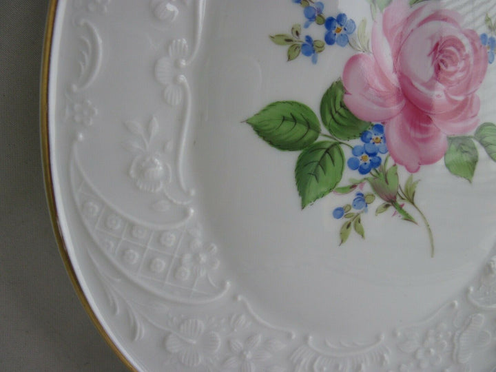 Schöne große Meissen Bildplatte mit Rote Rose und Vergissmeinicht