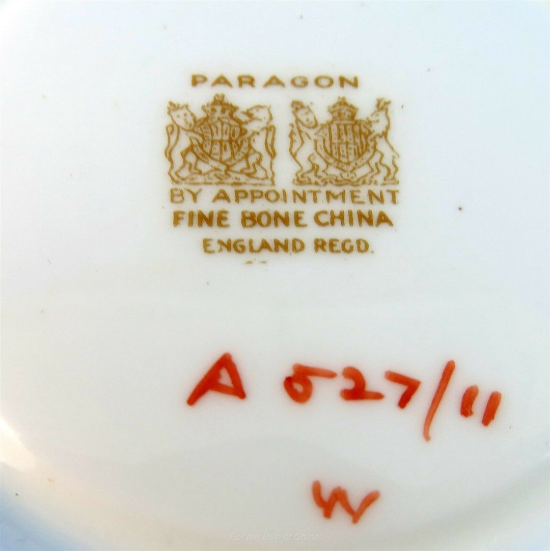 パラゴン　グリーンとゴールドの縁とベージュのカップ＆ソーサー