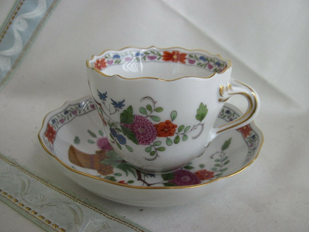 Schöne Meissen Moccatasse mit Indischen Blumen, Garbenmuster