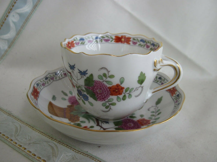 Schöne Meissen Moccatasse mit Indischen Blumen, Garbenmuster