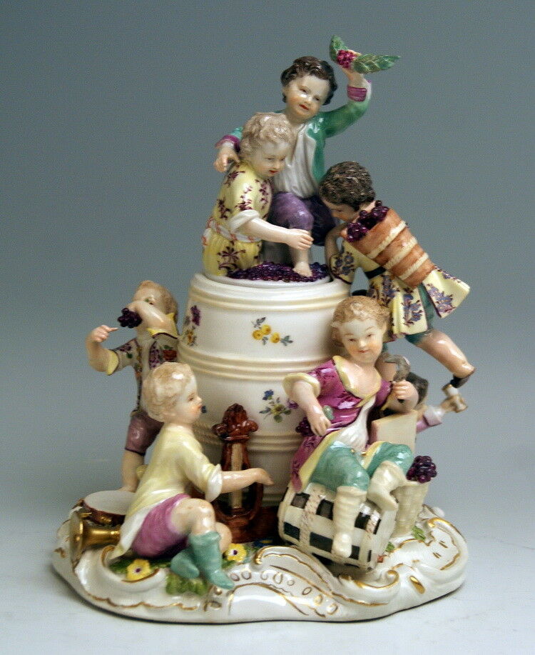 ✤マイセン(Meissen)フィギュリン✤『ワイナリー』 MEISSEN マイセン人形「ワイン樽を囲む少年たち」 – アンティーク