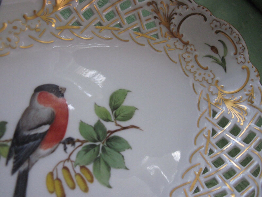 Schöne Meissen Korb-Schale mit Vogel-Dekor, Insekten und Gold