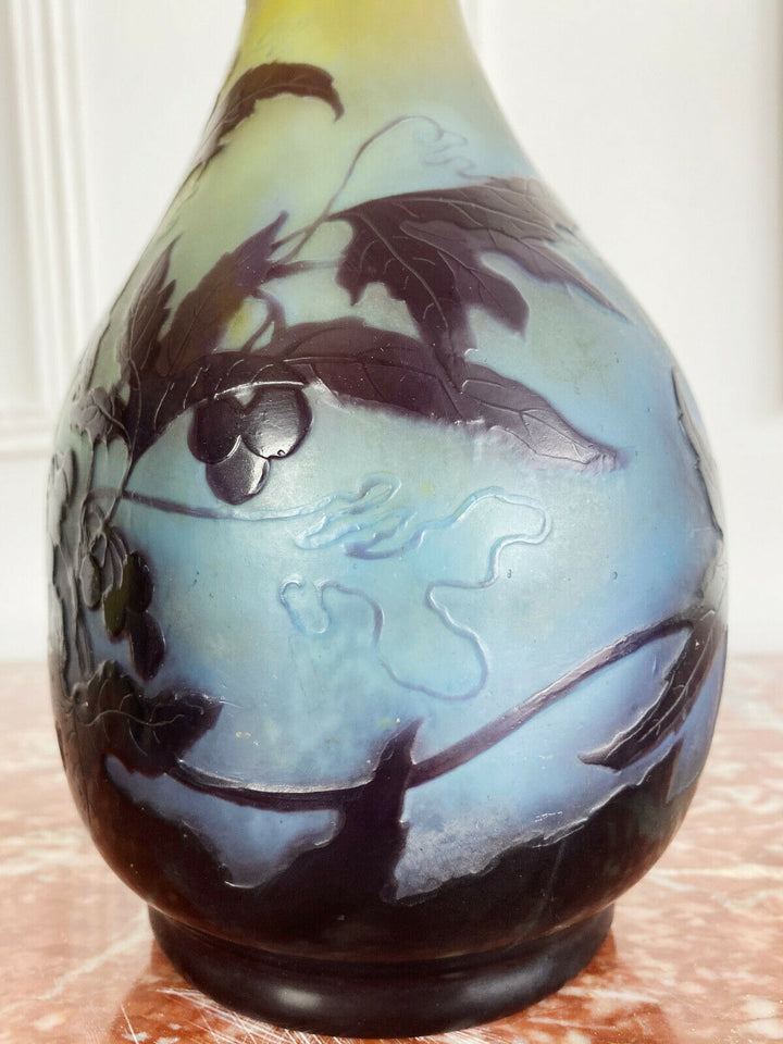 ÉMILE GALLÉ : VASE D'ÉPOQUE ART NOUVEAU EN PATE DE VERRE DE 35cm DE HAUTEUR