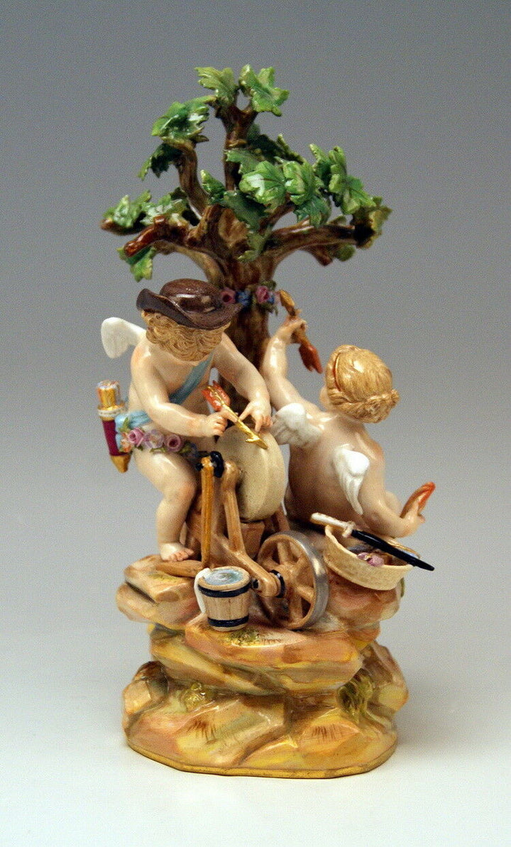 MEISSEN マイセン FIGUR GRUPPE AMORETTEN PUTTEN LIEBESPFEIL CHERUBS MNR: E26 UM 1880
