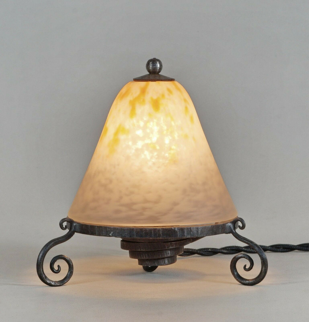 シュナイダー兄弟　小さなアールデコランプ　フランス製　錬鉄製　1925年　1930年