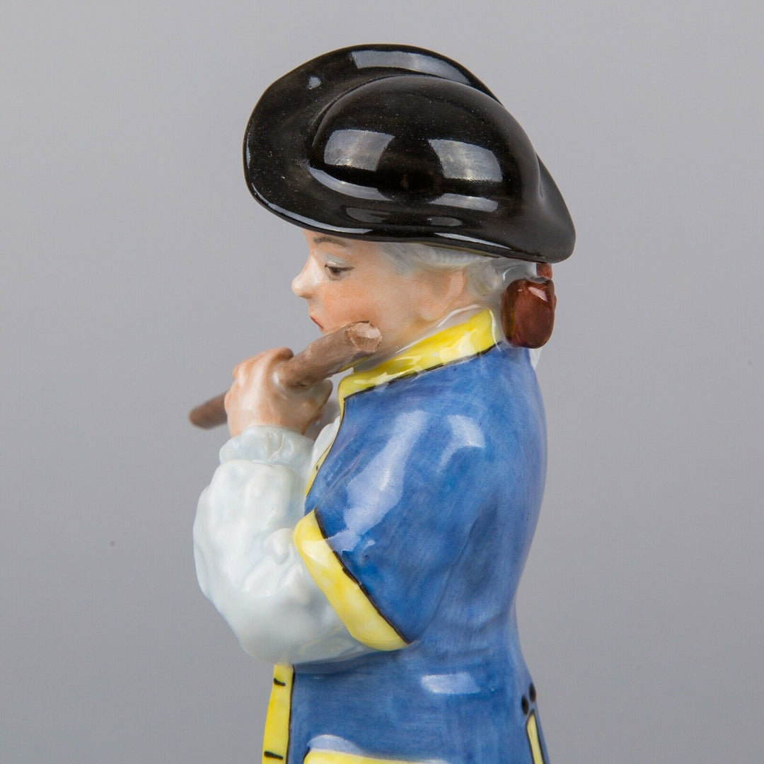 ヘレンド　フィギュリン　フルートを吹く少年　