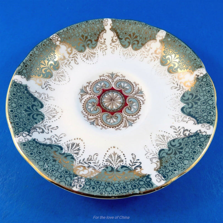 パラゴン　セージグリーンとゴールド　スワッグデザインのカップ&ソーサー