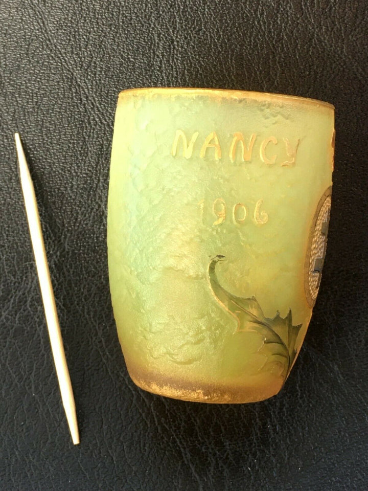 ドーム兄弟(DAUM NANCY)　アザミとロレーヌクロスのミニチュアールリキュールグラス　花瓶