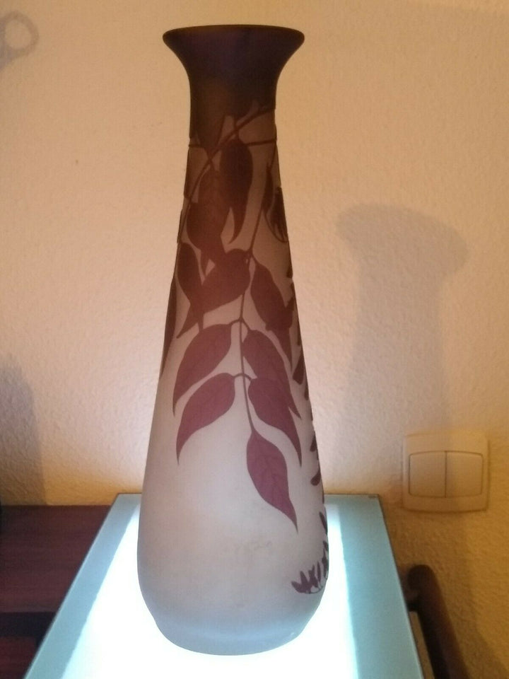 Emile Gallé Vase en verre gravé à décor de glycine ART NOUVEAU 1900