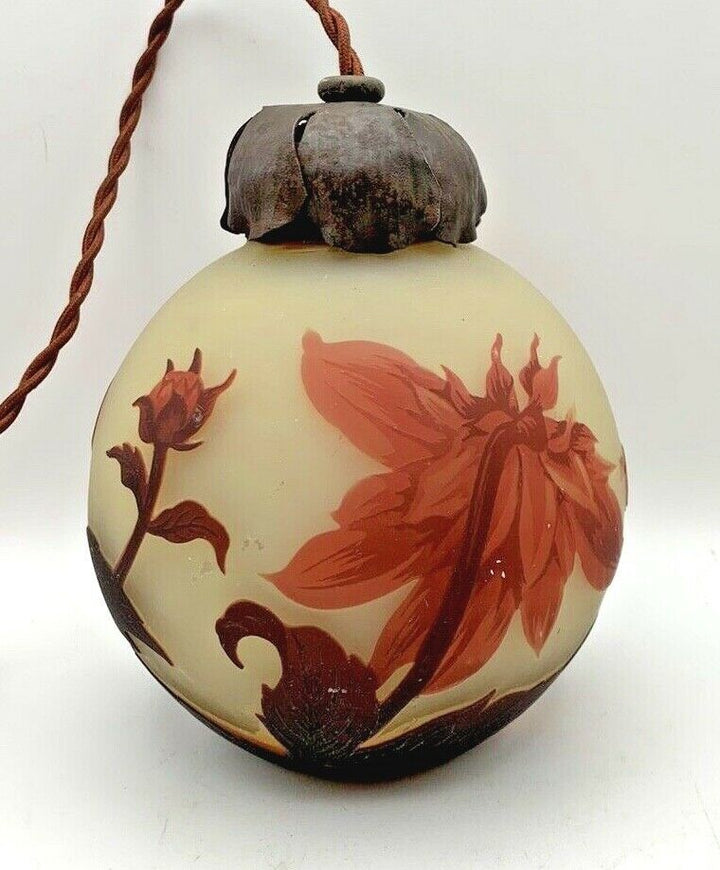 ミューラー兄弟　菊の花のペンダントライト（アンティークランプ）