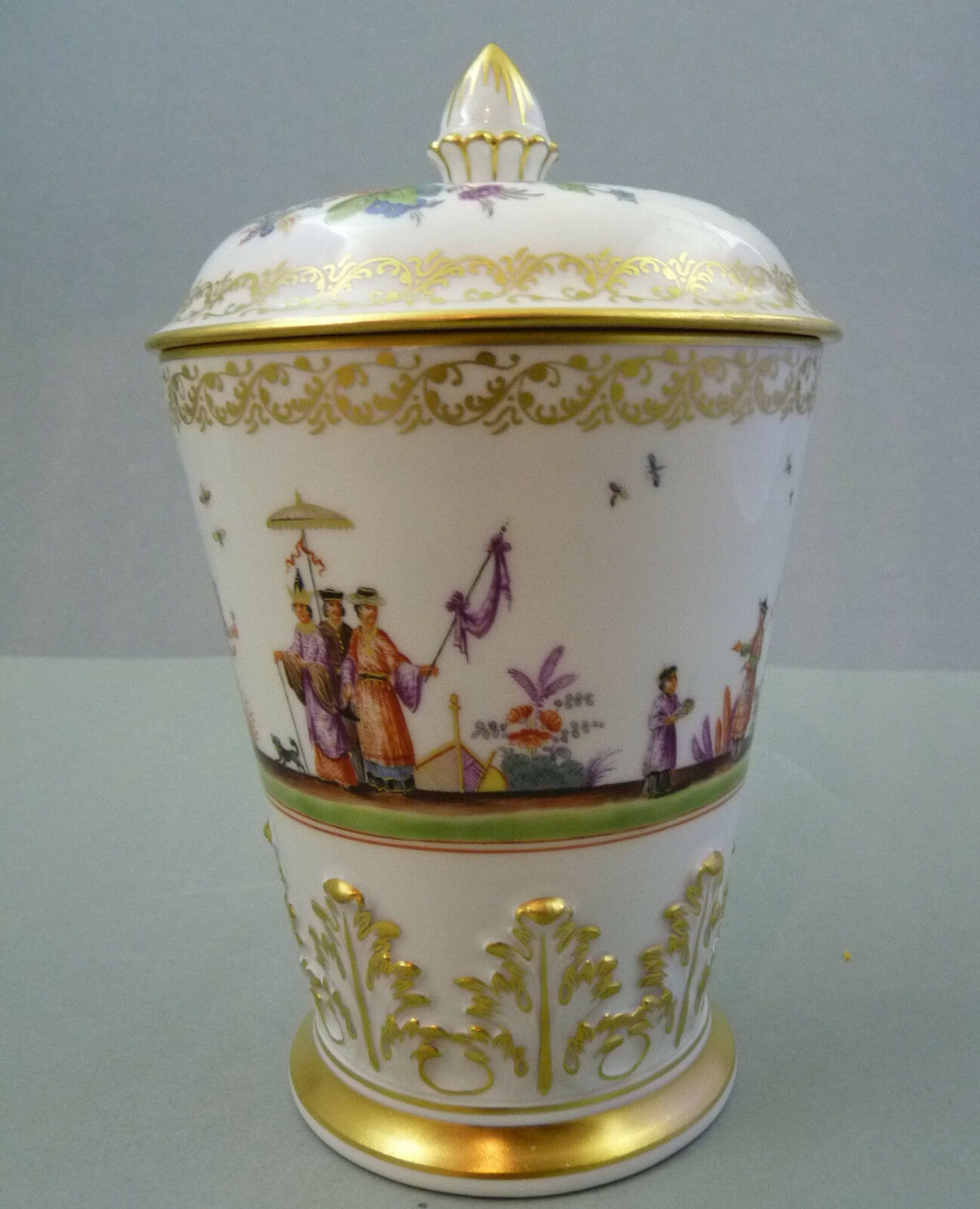 NP 18.400,--€ Deckelpokal Chinoserien umlaufend Hoeroldt 1.Wahl TOP Meissen