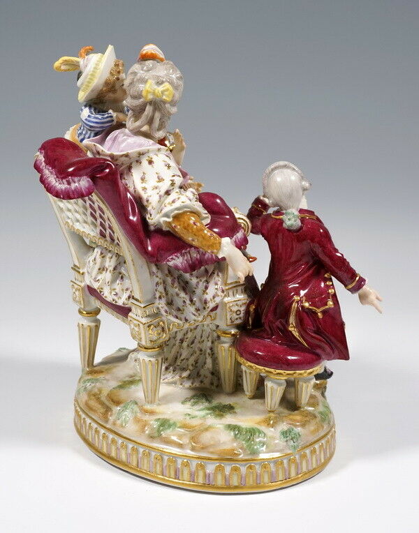 マイセン人形(MEISSEN)「子供たちを愛する母親」