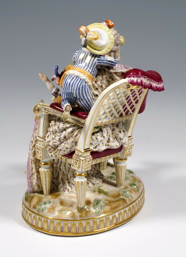 マイセン人形(MEISSEN)「子供たちを愛する母親」