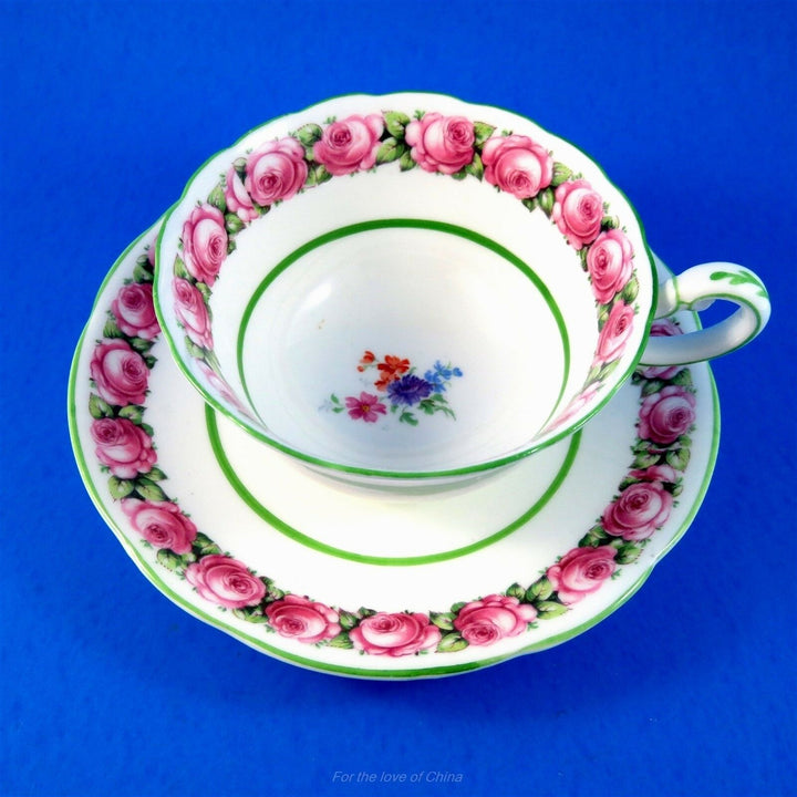 パラゴン　可愛いピンクローズの縁のロイヤルカップ&ソーサー