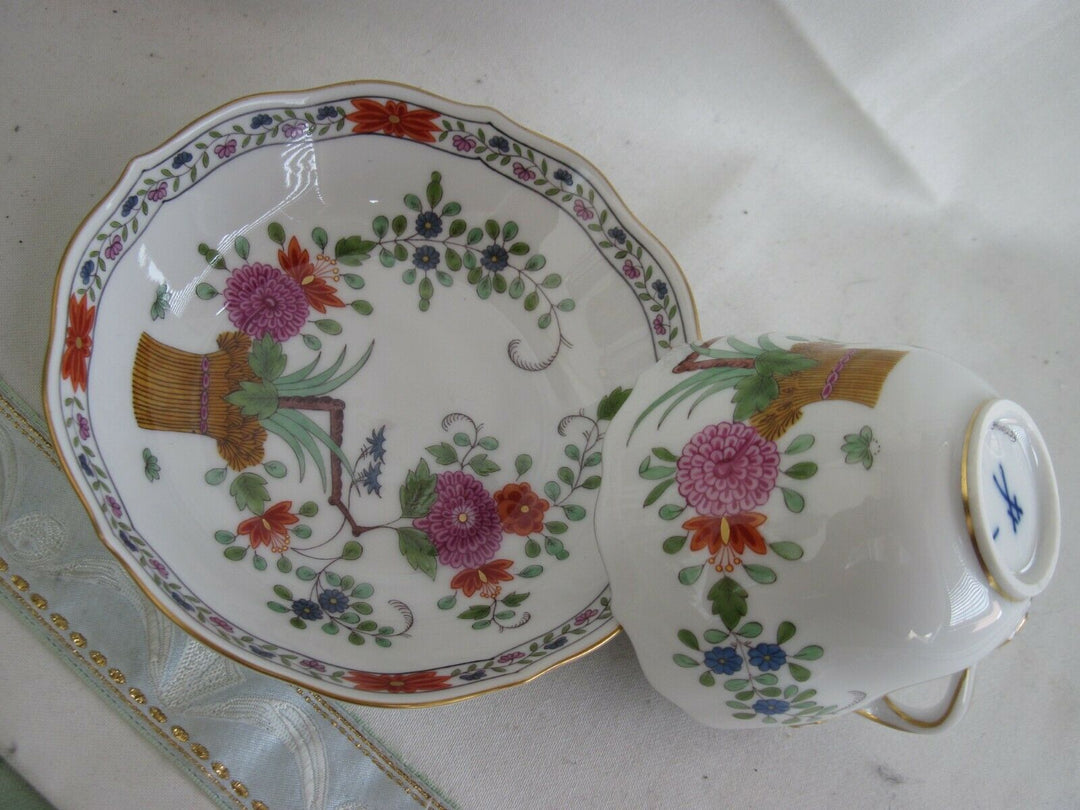 Schöne Meissen Moccatasse mit Indischen Blumen, Garbenmuster