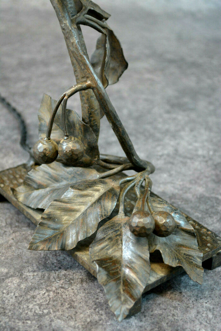 lampe de bureau en pate de verre et fer forgé daum nancy et Paquet art nouveau