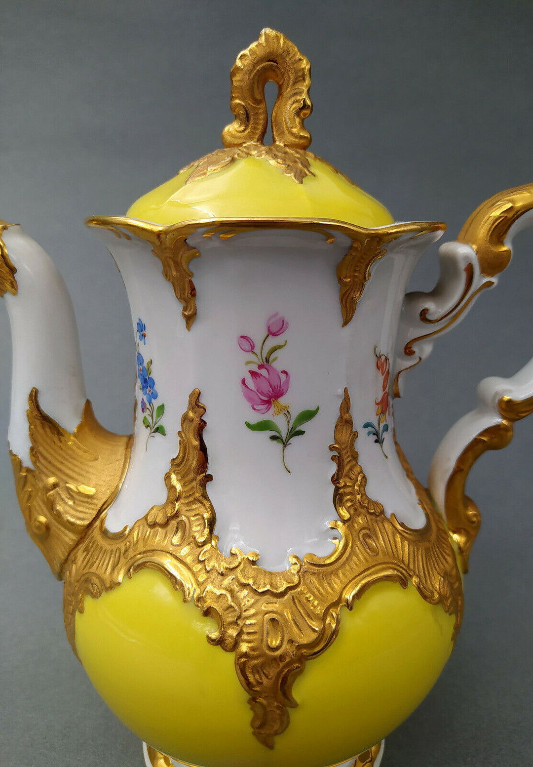 マイセンBフォーム、黄色に花々、コーヒーポット、一級品