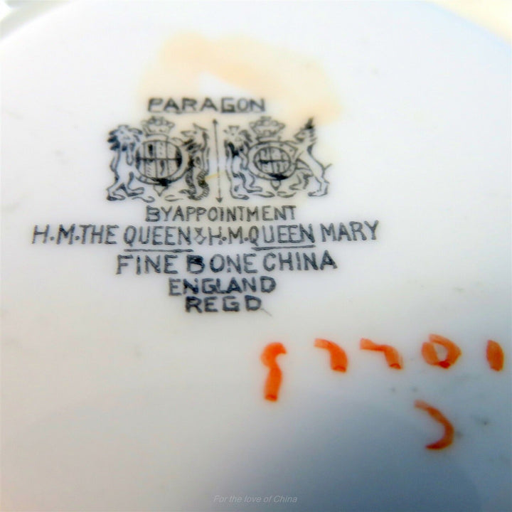 パラゴン　ミントグリーンのリーフガーランドのカップ&ソーサー