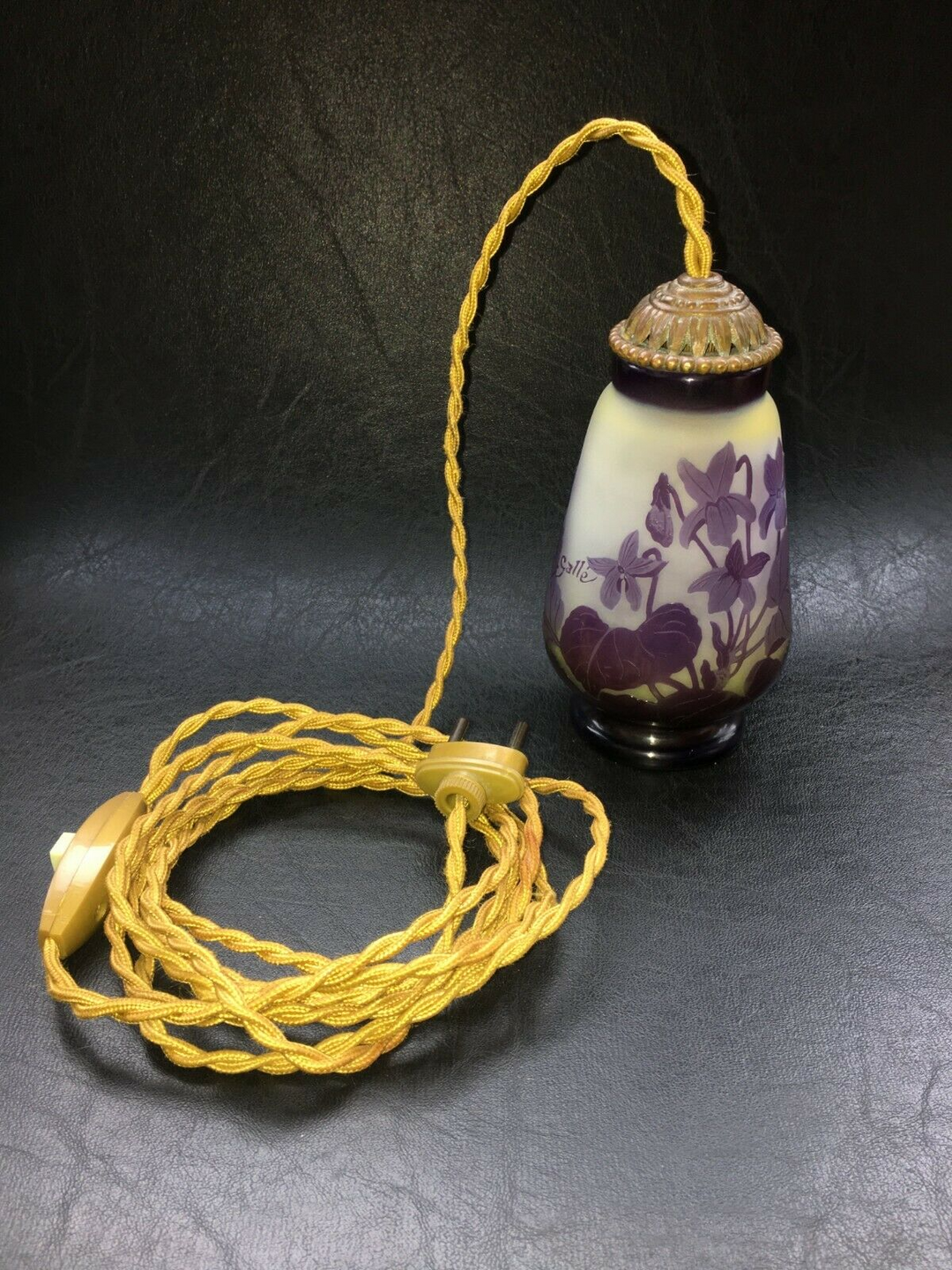 2021年 2月23日画像更新！エミールガレ　スミレの花のテーブルランプ（常夜灯）