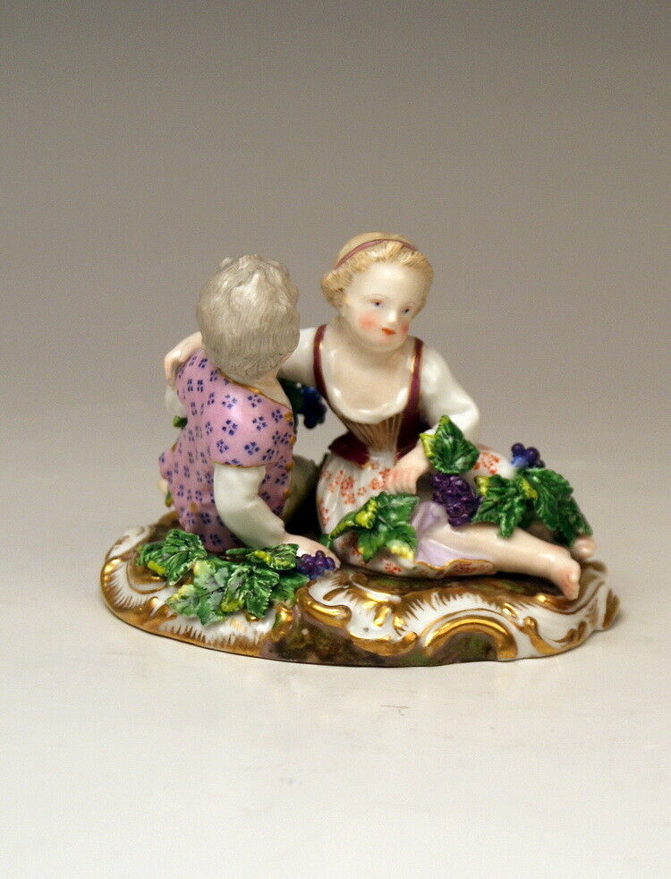 MEISSEN マイセン FIGUR KINDER WEINTRAUBEN CHILDREN WITH WINE GRAPES MNR: S94 UM 1860