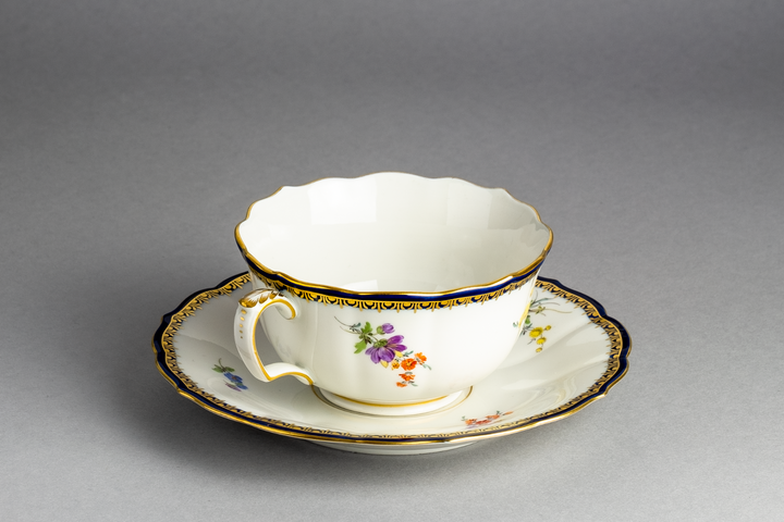 CNC: Porzellan Meissen Teetasse + UT 9,5x5,5 cm Blumenbukett A-Kante 1. Wahl