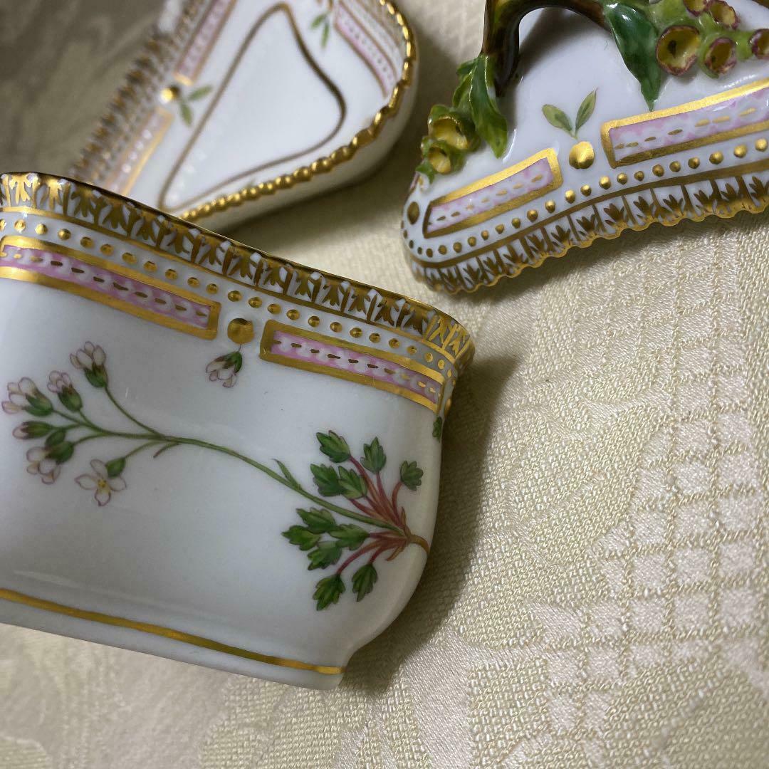 ロイヤルコペンハーゲン　フローラダニカ　トライアングルカスタードカップ＆トレイ　金縁　デンマーク