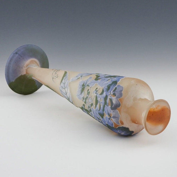 エミールガレ　紫陽花の花の幻想的な花瓶（スターガレ時代の作品）