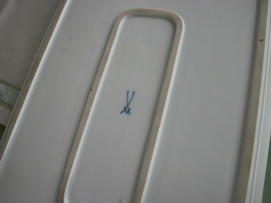 Schönes großes Meissen Tablett in Dekor Indisches Astmuster, drei Freunde