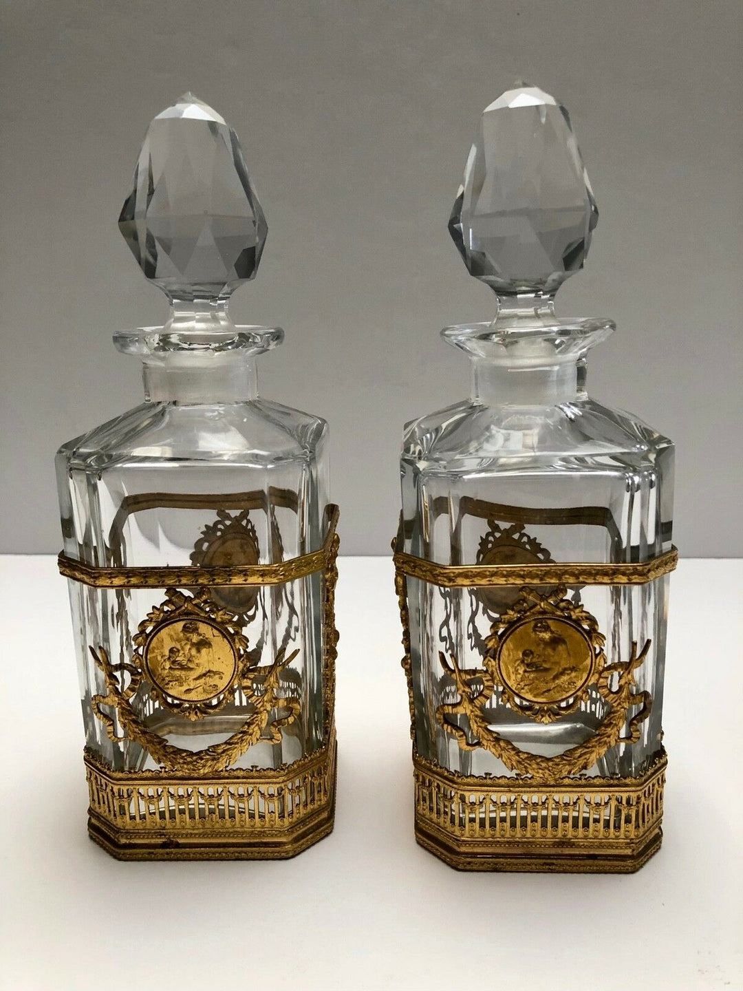 Magnifique BACCARAT CRISTAL ET DORE BRONZE bouteilles de parfum Paire- afficher le titre d'origine