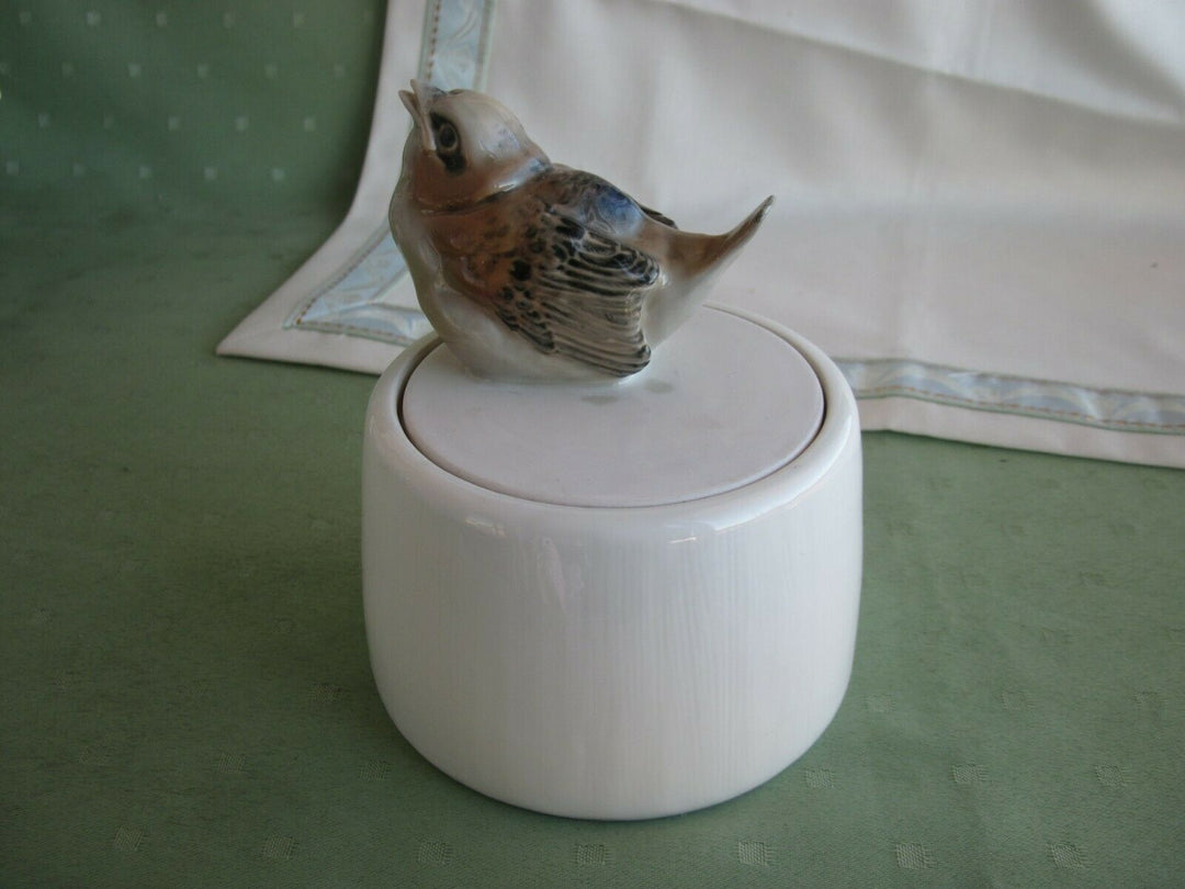 Schöne Meissen Dose mit Spatz, Ivar Tillberg 1914