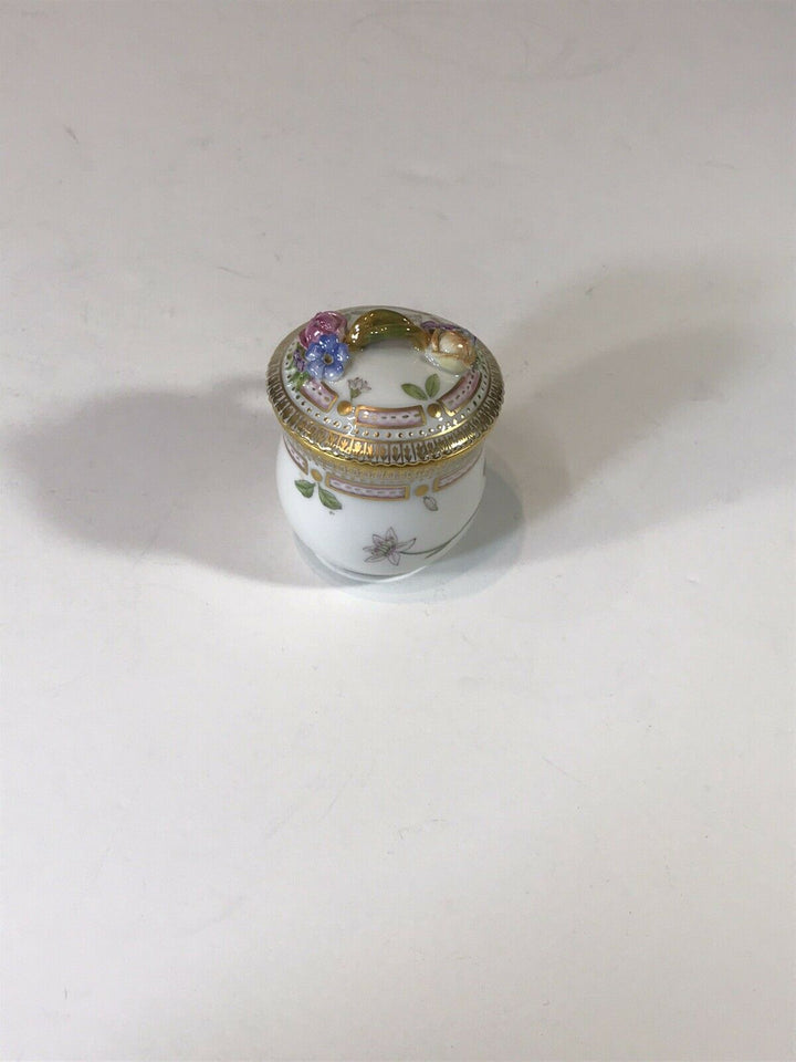 ロイヤルコペンハーゲン　フローラダニカ　蓋付カスタードカップ＆ソーサー