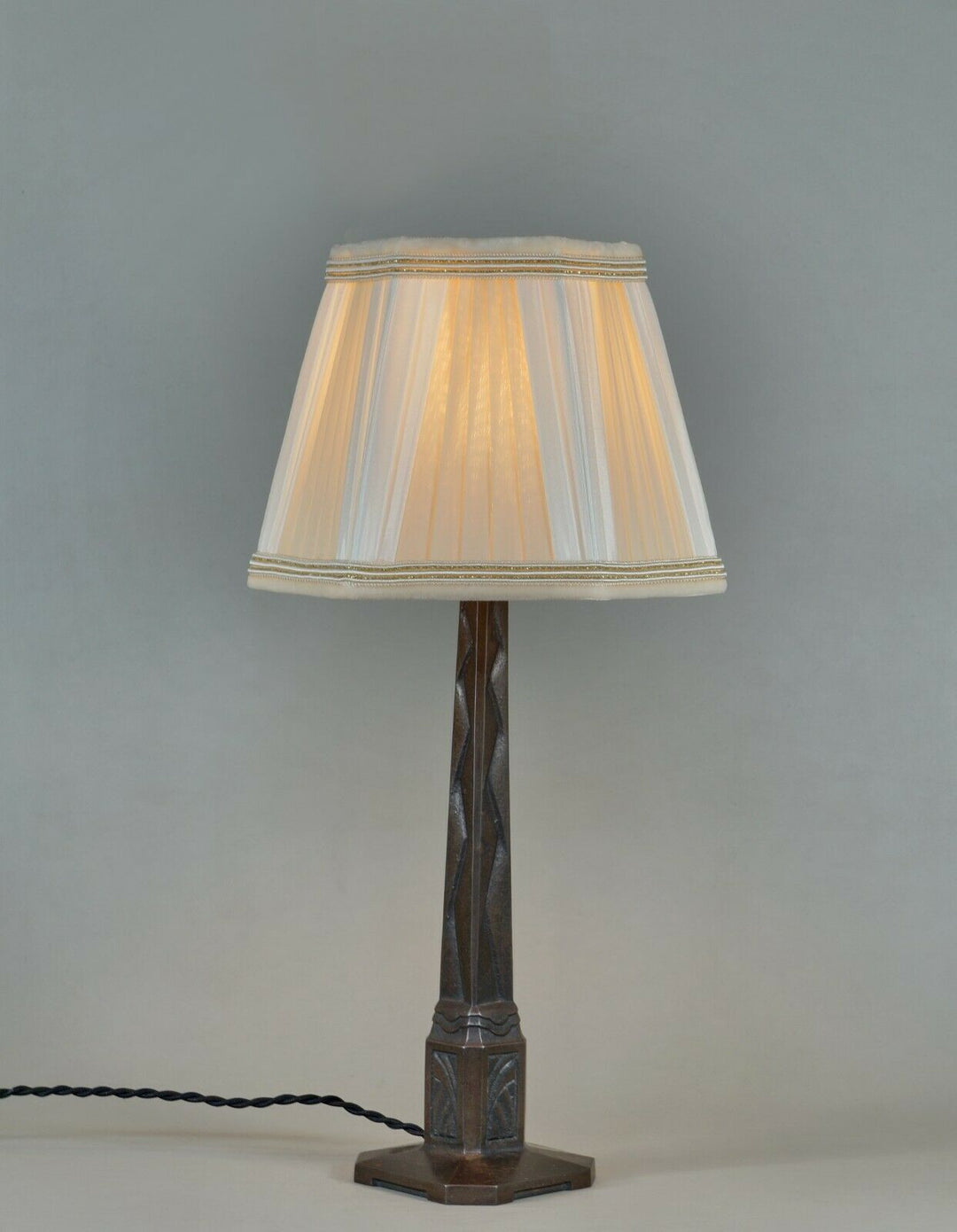 ブルース・ヴァル　アールデコランプ　フランス製　1925年　1930年　鋳鉄製