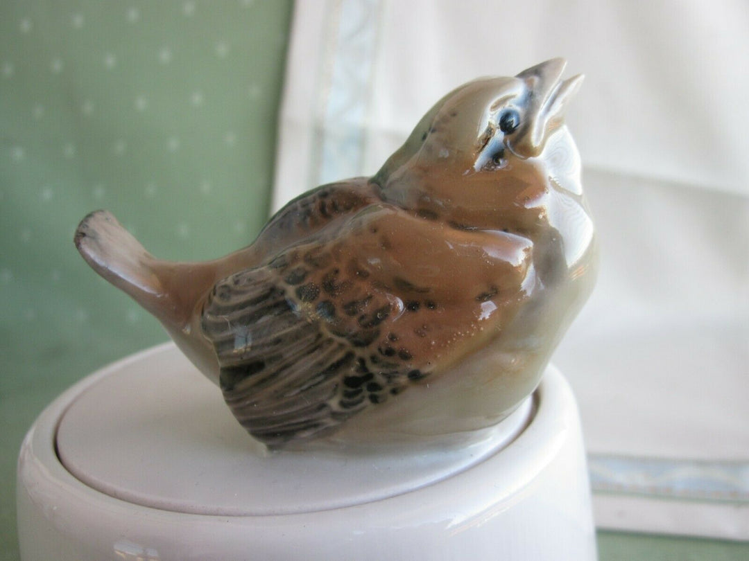 Schöne Meissen Dose mit Spatz, Ivar Tillberg 1914