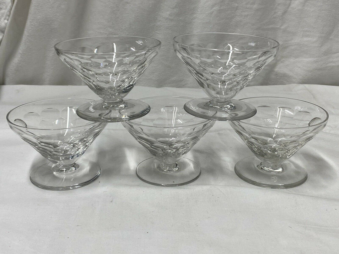 BACCARAT 5 COUPES À CHAMPAGNE DÉCOR ÉCAILLE MODÈLE CHAUNY VERRE BACCARAT LOT 2.