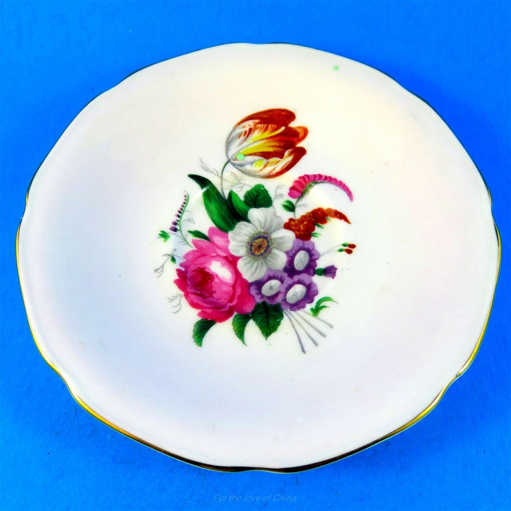 パラゴン　淡いピンク地と鮮やかなチューリップのカップ&ソーサー