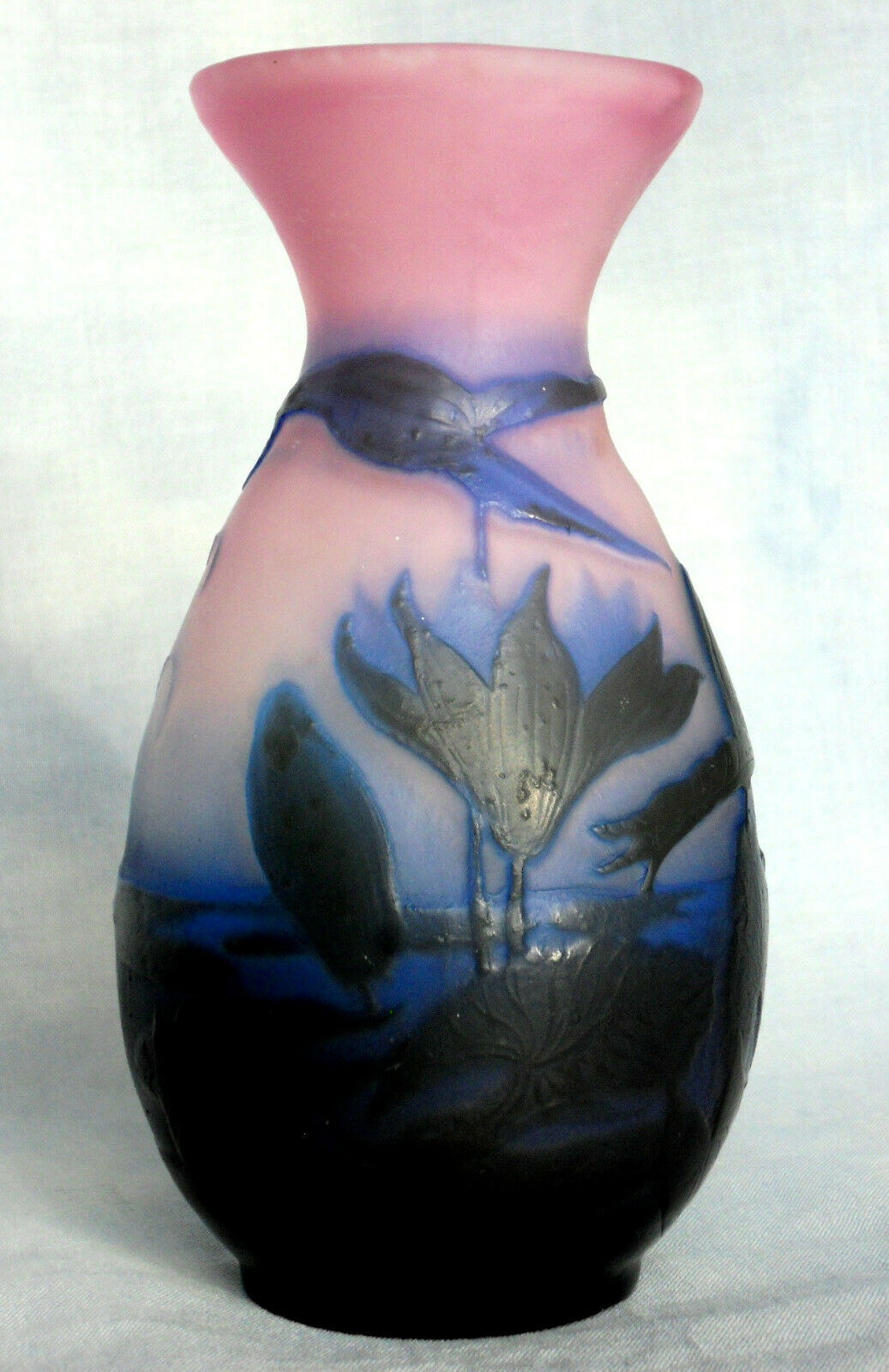 Joli vase Galle aux nenuphars, belles couleurs, parfait , era Daum 1900