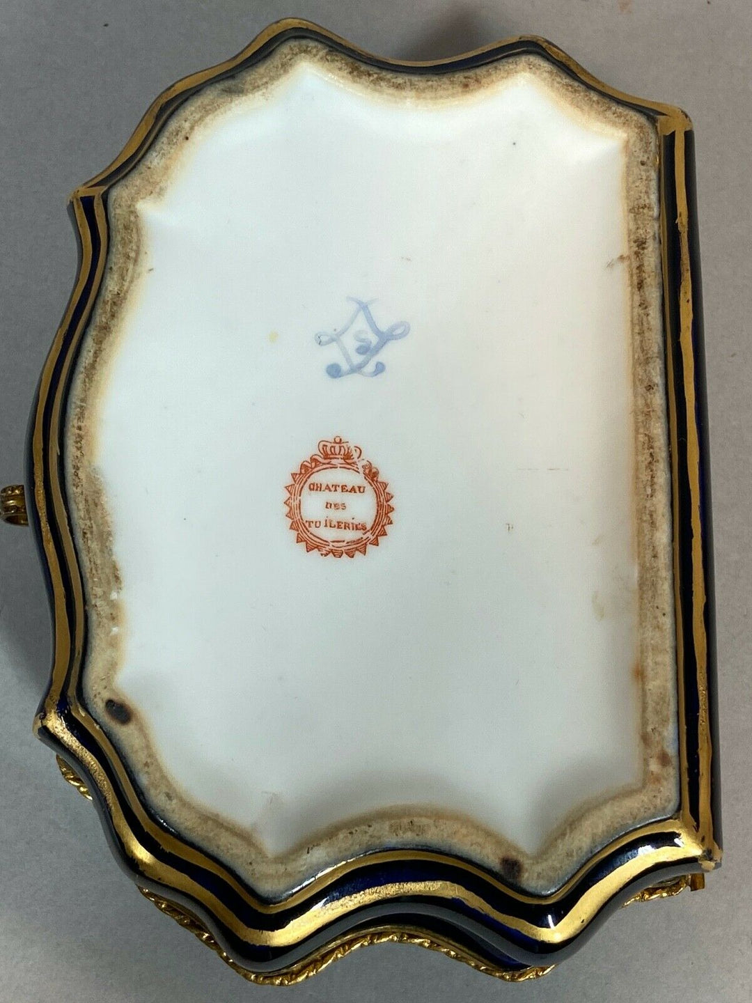 19th Century French Sèvre Porcelain Box. WORLDWIDE FREE SHIPPING