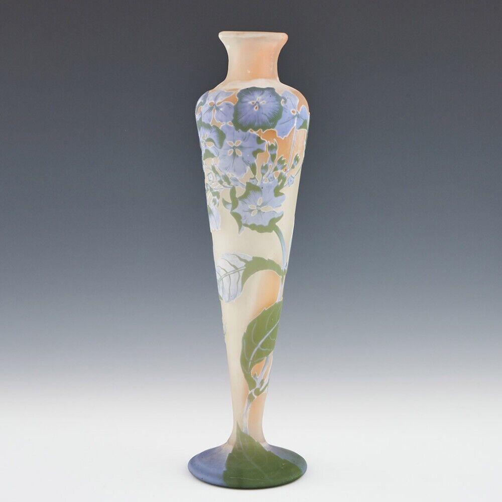 エミールガレ　紫陽花の花の幻想的な花瓶（スターガレ時代の作品）