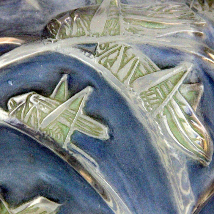 Exceptionnel Vase boule modèle "Sauterelles" René LALIQUE signé création 1912